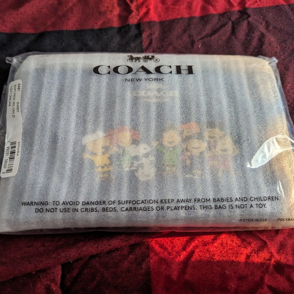 Small blue peanuts purse